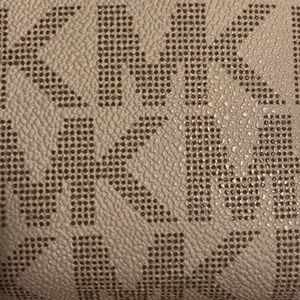 Meet your Posher, Jaylene